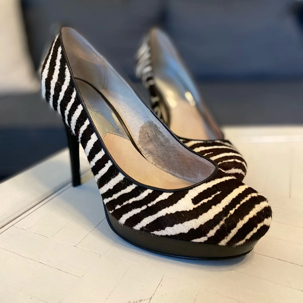 Michael Kors Calf Hair Zebra Print Women’s Round Toe Heels Size 6 - Picture 1 of 11